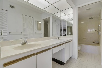 Beautifully maintained 2BR/2BA condo in Boca Delray Country Club - photo 24