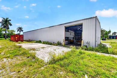 Presenting a rare and versatile commercial compound set on - photo 36