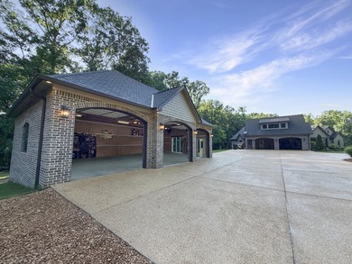 Custom-built, 1-owner masterpiece nestled on 4.5 ac in Pontotoc - photo 9