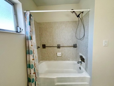 Ashley Villas is a pet friendly 55+ community. Pets allowed up - photo 15