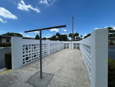 Ashley Villas is a pet friendly 55+ community. Pets allowed up - photo 20