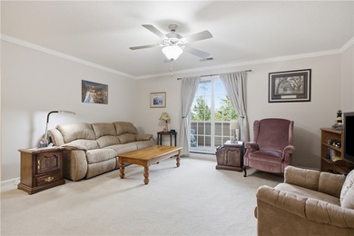Welcome to easy, low maintenance living in this inviting 55+ - photo 4