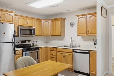 Welcome to easy, low maintenance living in this inviting 55+ - photo 8