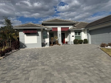 (private lake, pond, coastal) Home For Sale in  Florida