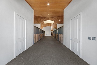 Welcome to a fantastic equestrian opportunity in Grand Prix - photo 19