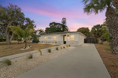 Fully renovated 3 bedroom, 2 bathroom home that lives like new - photo 1
