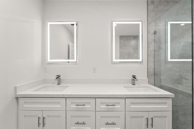 Fully renovated 3 bedroom, 2 bathroom home that lives like new - photo 8