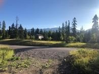 Beautiful lot in the desirable Kootenai Woods neighborhood near - photo 8