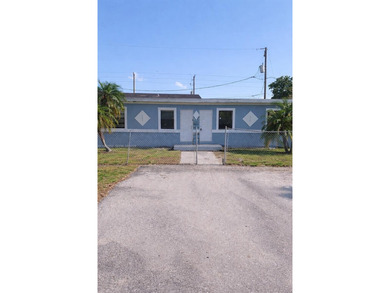 Lake Okeechobee Townhome/Townhouse For Sale in Belle Glade Florida