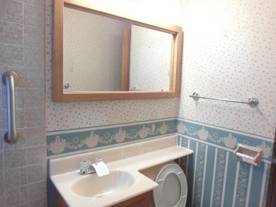Location, location, location. Cozy, neat, 3-bedroom, 1 bath - photo 10