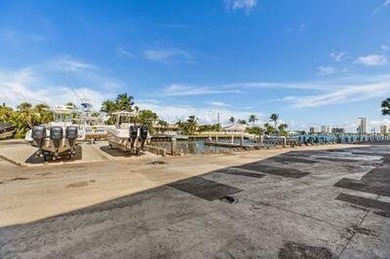 Beautifully upgraded 2 BR + den, 2 remodeled BA overlooking the - photo 49