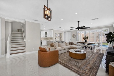Exceptional updated 3 bed + den, 2.5 bath A-Model w/pool in New - photo 11