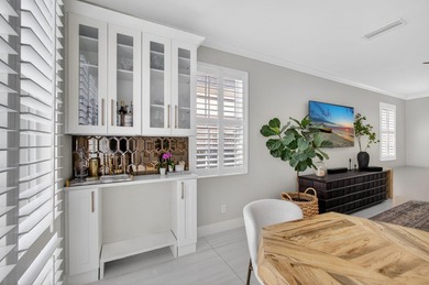 Exceptional updated 3 bed + den, 2.5 bath A-Model w/pool in New - photo 16