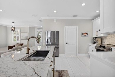 Exceptional updated 3 bed + den, 2.5 bath A-Model w/pool in New - photo 21