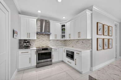Exceptional updated 3 bed + den, 2.5 bath A-Model w/pool in New - photo 24