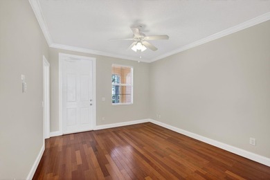 Beautifully updated 3-bed/3-bath end-unit townhouse located in - photo 24