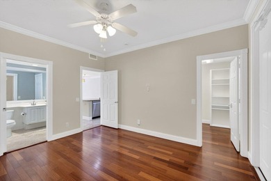 Beautifully updated 3-bed/3-bath end-unit townhouse located in - photo 25