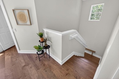 Exceptional updated 3 bed + den, 2.5 bath A-Model w/pool in New - photo 28