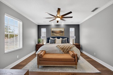 Exceptional updated 3 bed + den, 2.5 bath A-Model w/pool in New - photo 29