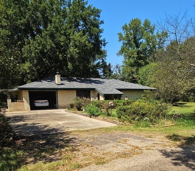Perfect location to live and work!! 3 + acres with a 1500 sq ft - photo 1