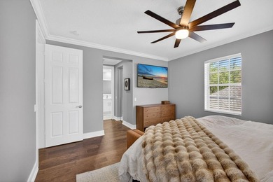 Exceptional updated 3 bed + den, 2.5 bath A-Model w/pool in New - photo 31