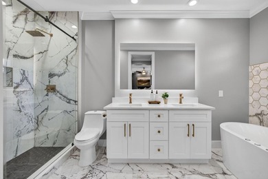 Exceptional updated 3 bed + den, 2.5 bath A-Model w/pool in New - photo 32