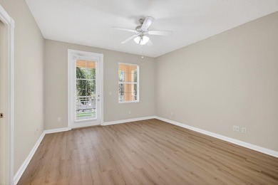 Beautifully updated 3-bed/3-bath end-unit townhouse located in - photo 32