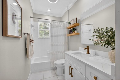 Exceptional updated 3 bed + den, 2.5 bath A-Model w/pool in New - photo 35