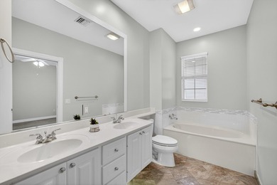 Beautifully updated 3-bed/3-bath end-unit townhouse located in - photo 37
