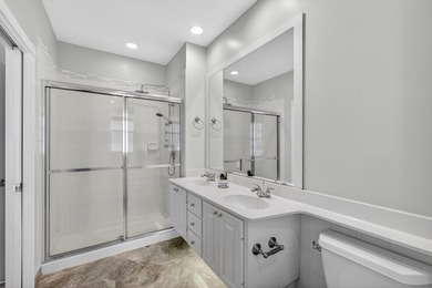 Beautifully updated 3-bed/3-bath end-unit townhouse located in - photo 39