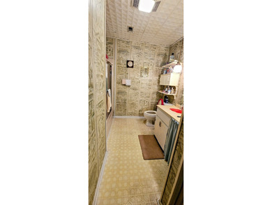 Perfect location to live and work!! 3 + acres with a 1500 sq ft - photo 10