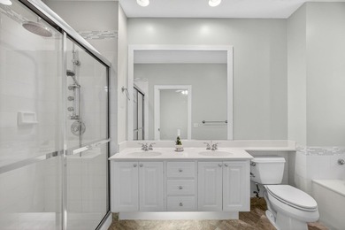 Beautifully updated 3-bed/3-bath end-unit townhouse located in - photo 40