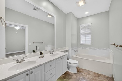 Beautifully updated 3-bed/3-bath end-unit townhouse located in - photo 41