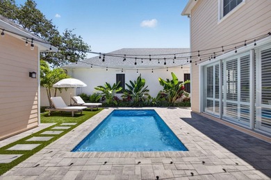 Exceptional updated 3 bed + den, 2.5 bath A-Model w/pool in New - photo 48