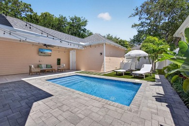 Exceptional updated 3 bed + den, 2.5 bath A-Model w/pool in New - photo 49