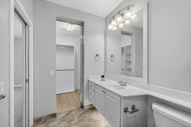 Beautifully updated 3-bed/3-bath end-unit townhouse located in - photo 50