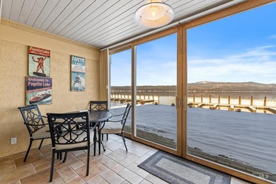 Luxurious 3-bedroom, 3 bath ground-level end unit perfectly - photo 17