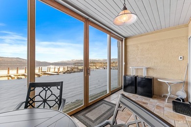 Luxurious 3-bedroom, 3 bath ground-level end unit perfectly - photo 18