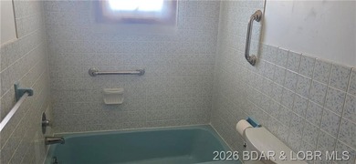 Great Location in the heart of Laurie with this 2 bedroom 2 bath - photo 15