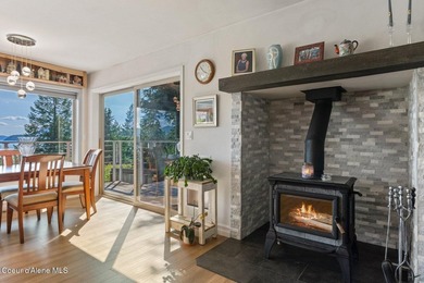 Motivated Seller - This is a gorgeous residence with beautiful - photo 10