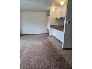 Desirable easy living all on one floor! Compact with nicely - photo 4