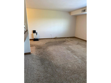 Desirable easy living all on one floor! Compact with nicely - photo 6