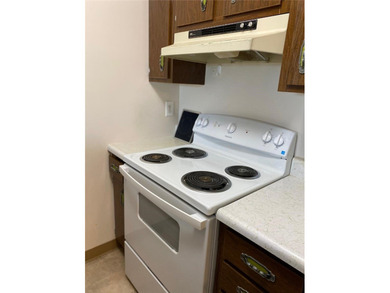 Desirable easy living all on one floor! Compact with nicely - photo 10