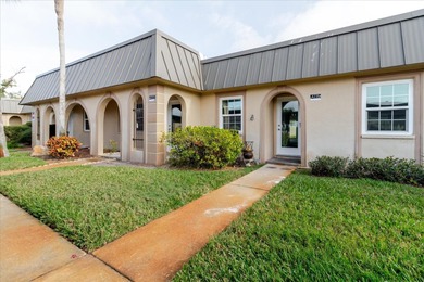 (private lake, pond, coastal) Condo For Sale in New Port Richey Florida