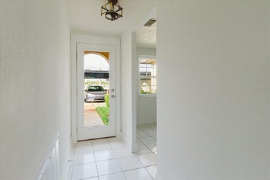 Virtually Staged. Exciting opportunity in the highly desirable - photo 3