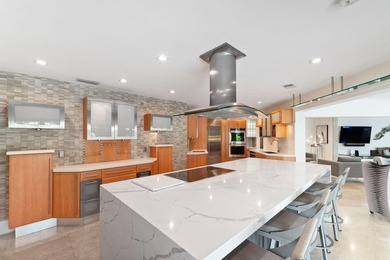 Experience the pinnacle of luxury waterfront living in The - photo 11
