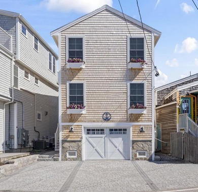 Enjoy refined seaside living with this exceptional dual-unit - photo 4