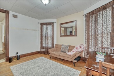 Welcome to 485 Meigs Street (14607)! This classic two-family - photo 15