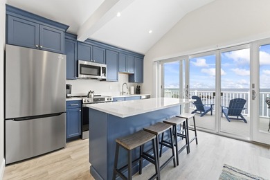Enjoy refined seaside living with this exceptional dual-unit - photo 7