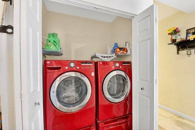 Beautifully maintained and spacious 2-bedroom, 2-bath corner - photo 19